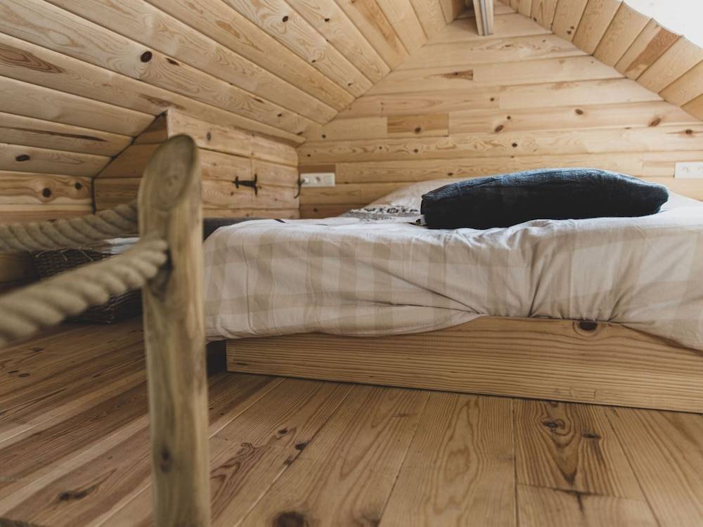 Romantic Woodland Chalet 2