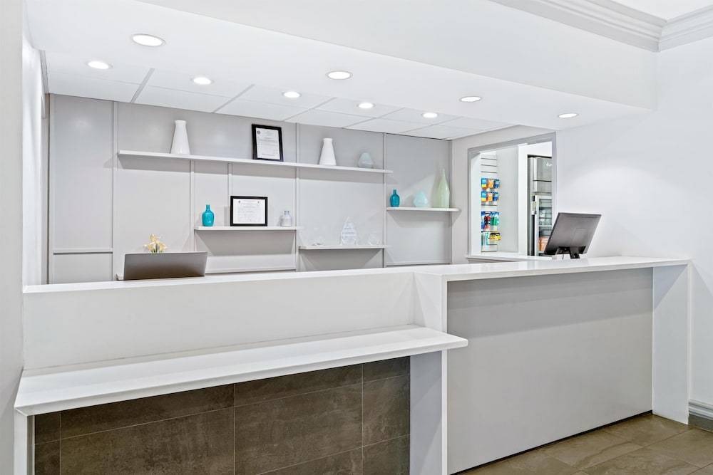 Hyatt House Boston/Burlington 2