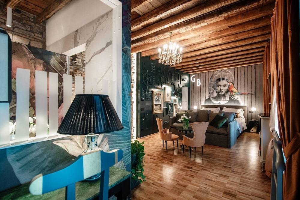 Aurum - Como Luxury Suites 2