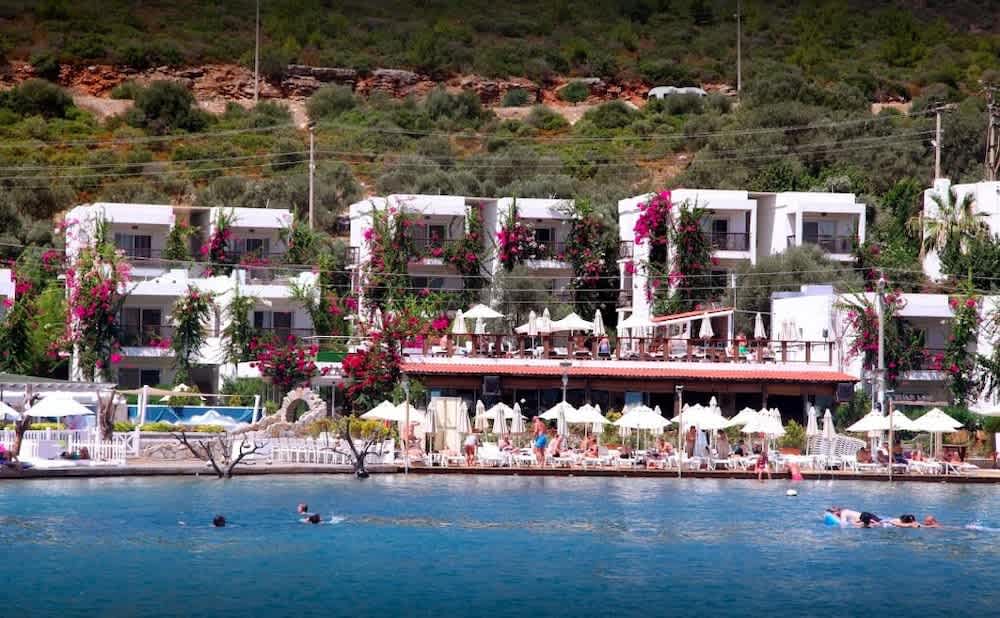 Mi Casa Beach Hotel 1