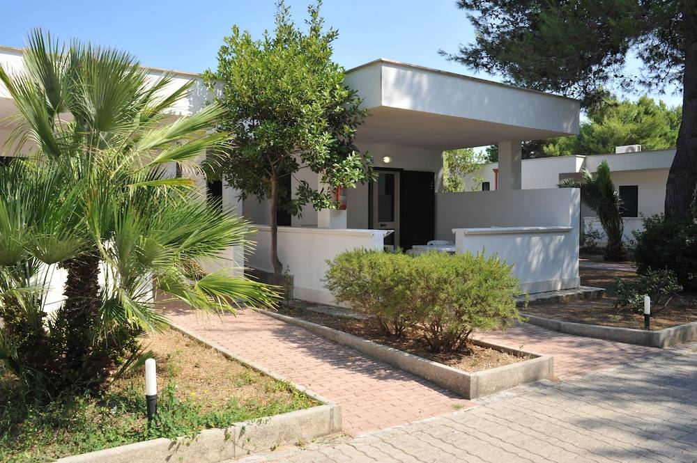 Villaggio Turistico Le Diomedee 2