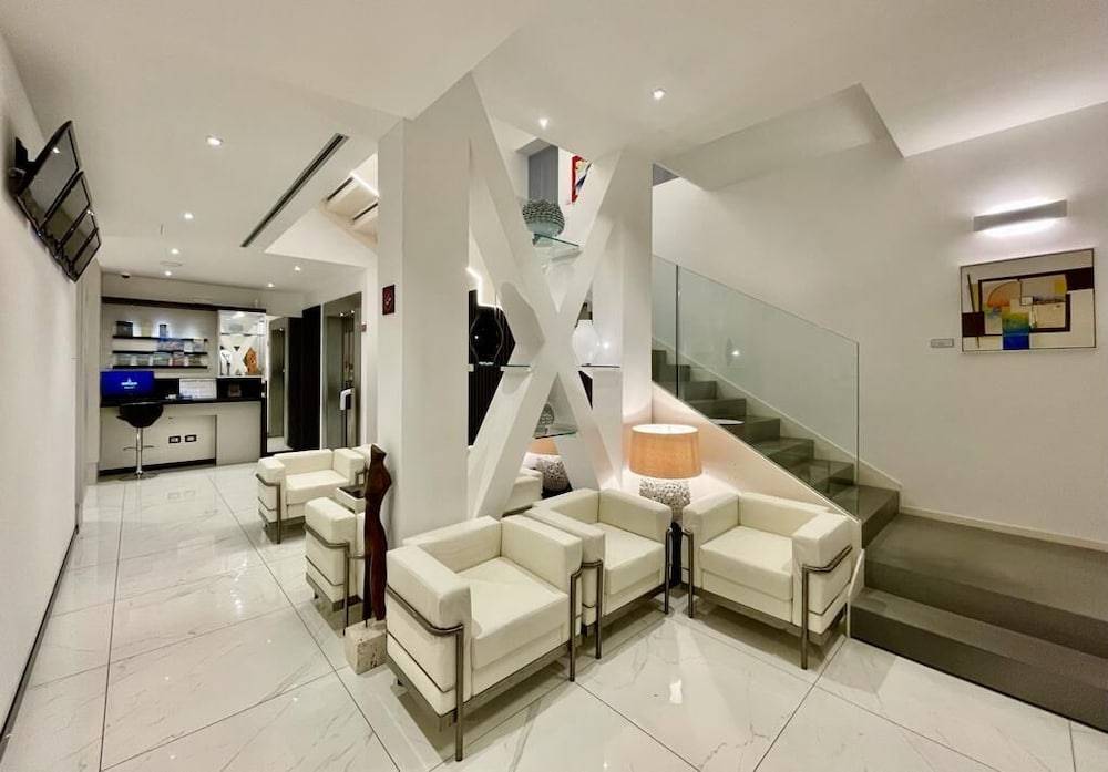 Monaco Suites Hotel 2