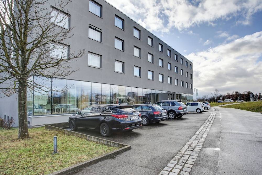 eXo Fly Level 4 Hotel Stuttgart-Flughafen 1