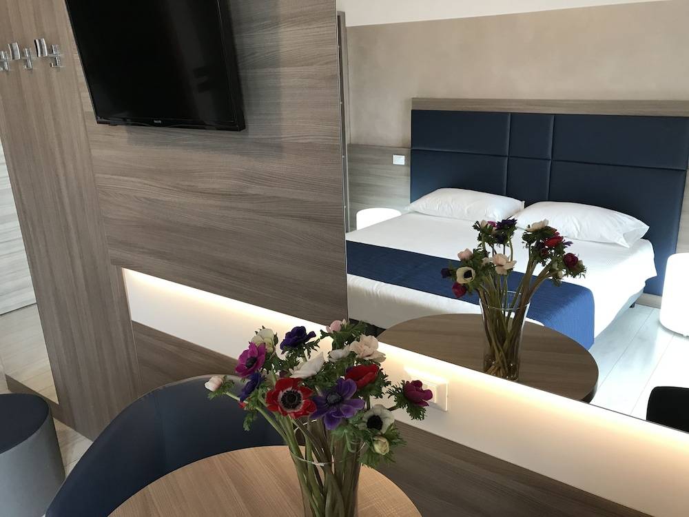 Hotel Riviera 2