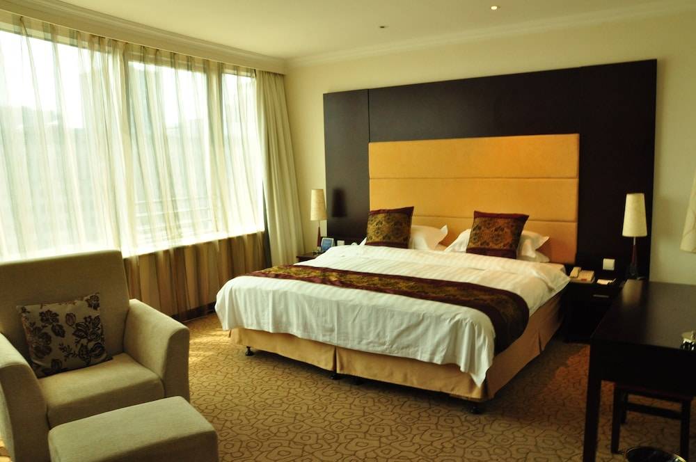 Howard Johnson Paragon Hotel Beijing 2