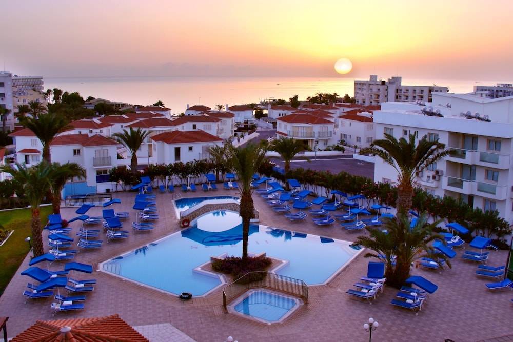 Seagull Hotel Apartments 1