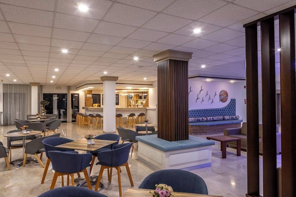 Seagull Hotel Apartments 2