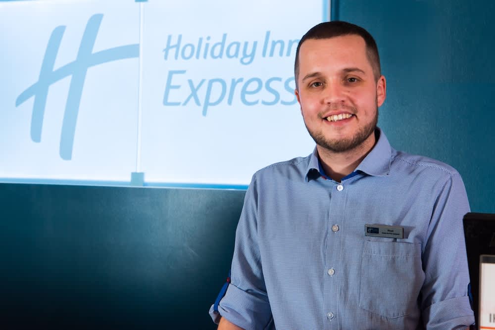 Holiday Inn Express NEWPORT by IHG 2