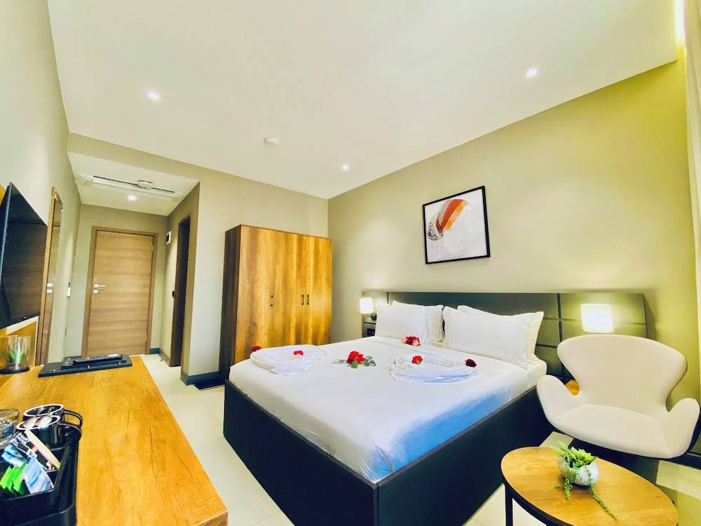 NEW AMAAN HOTEL 1