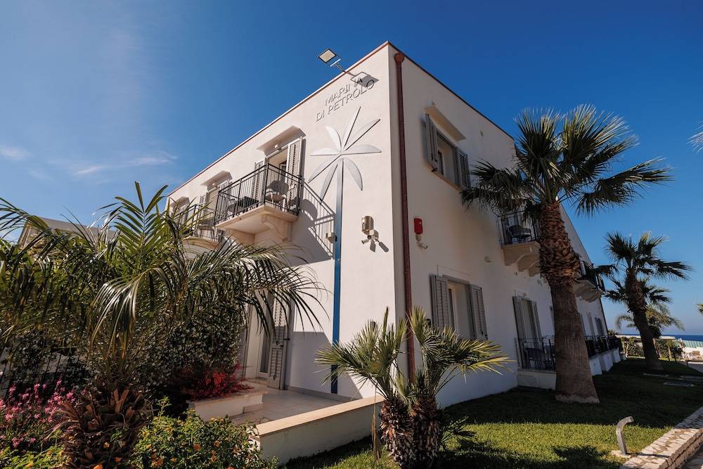 Marina di Petrolo Hotel & SPA 1