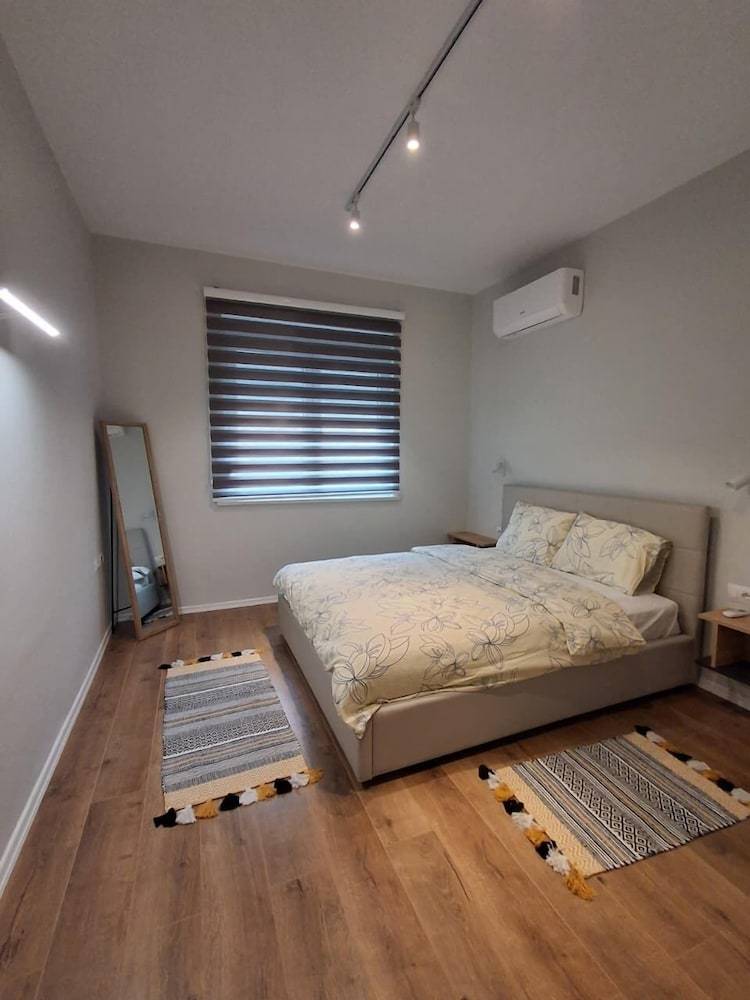 AR Hotel 1