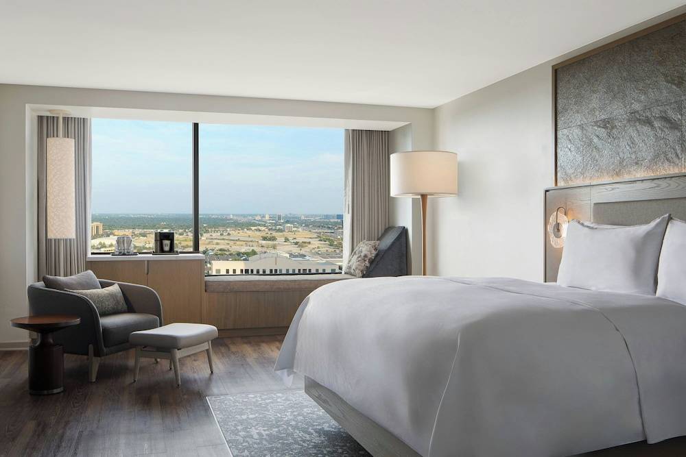The Westin Galleria Dallas 1