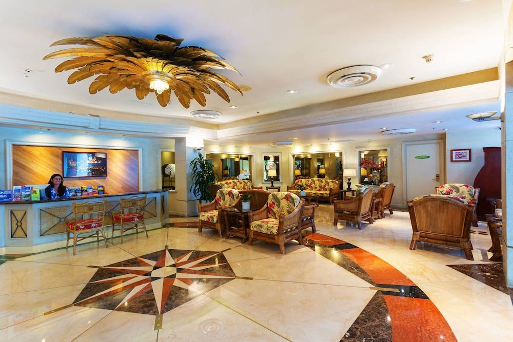 Ramada Plaza by Wyndham Waikiki 2