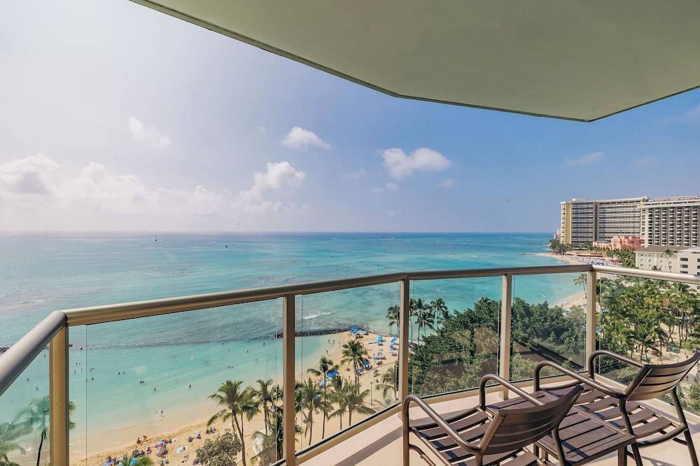 Waikiki Circle Hotel by Castle 1