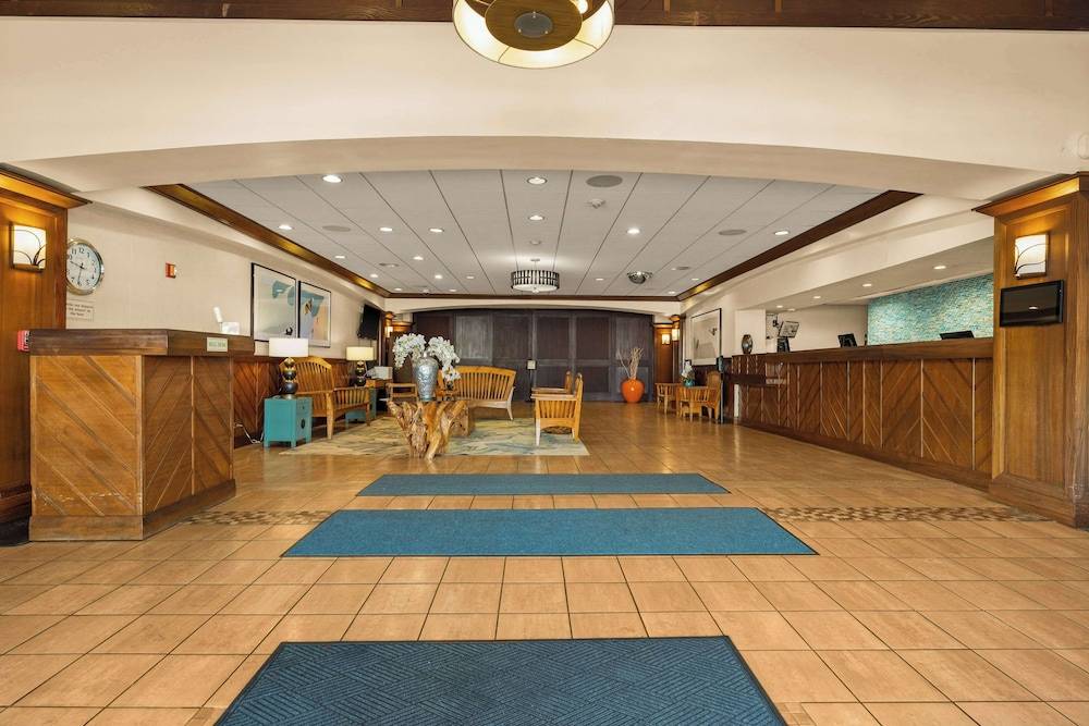 Airport Honolulu Hotel, Trademark Collection by Wyndham 2