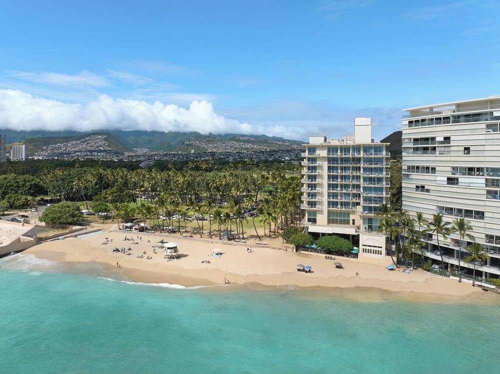 Kaimana Beach Hotel 1