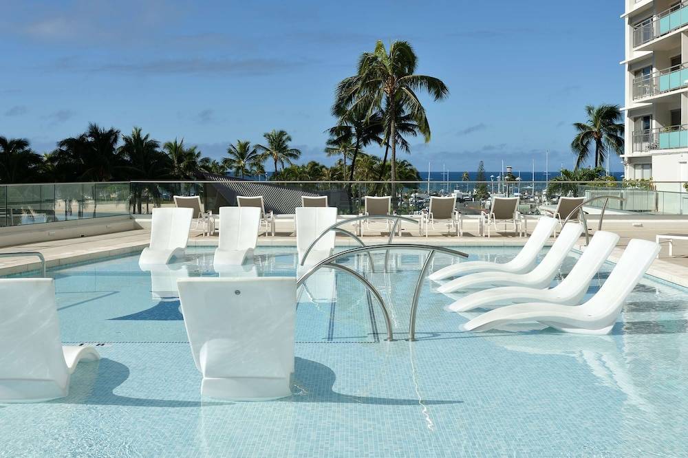 Ilikai Hotel & Luxury Suites 1