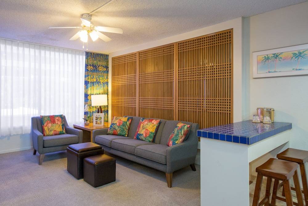 Kuhio Banyan Club 1
