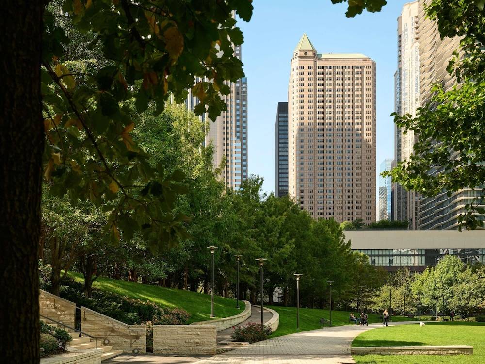 Fairmont Chicago at Millennium Park Gold Experience 1