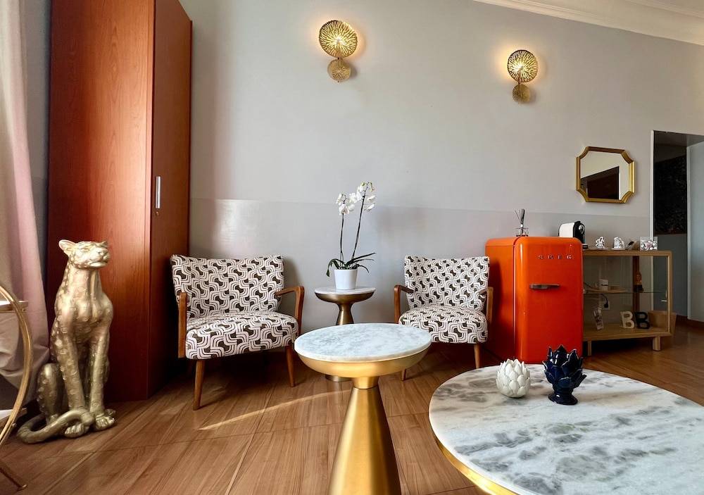 Bon Ton Design Rooms by DOT Suites 2