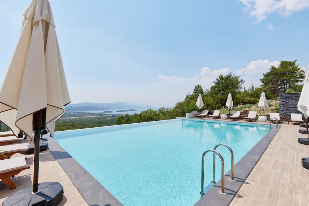 Bayview Hills Residences 1