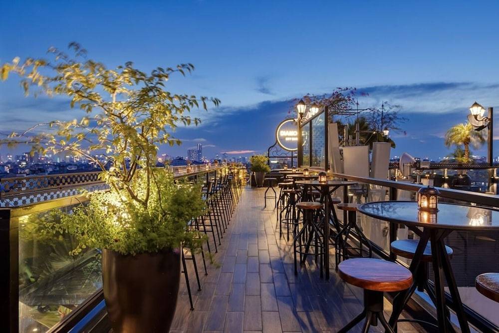 La Mejor Hotel & Sky Bar 1