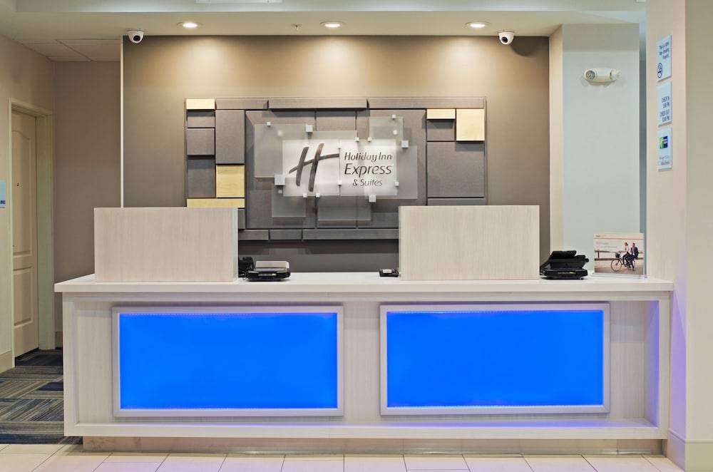 Holiday Inn Express & Suites PHOENIX NORTH - SCOTTSDALE by IHG 2