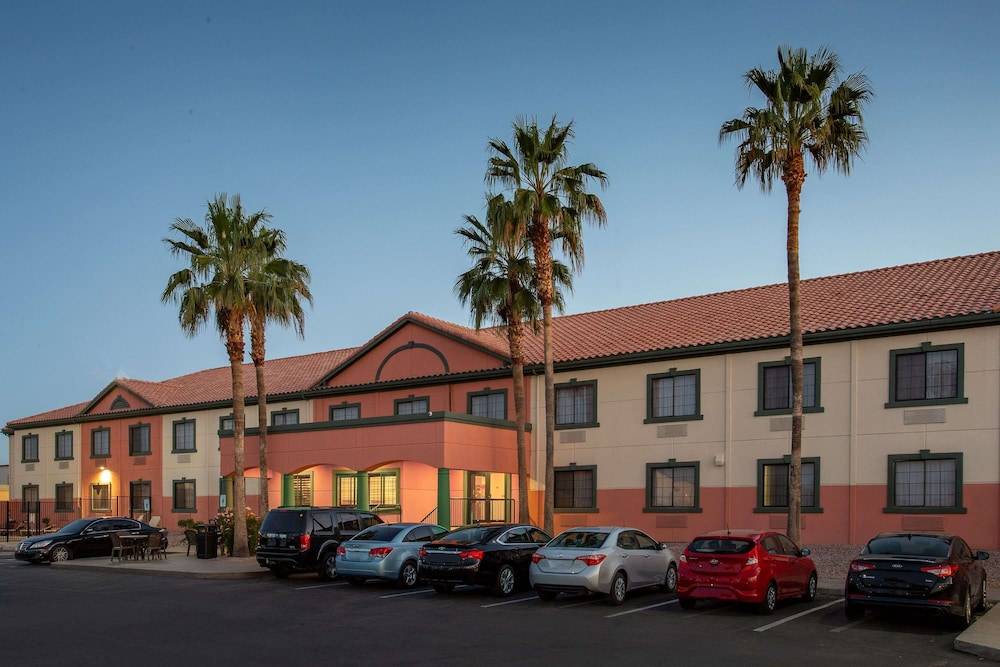 Baymont by Wyndham Phoenix I-10 near 51st Ave 1