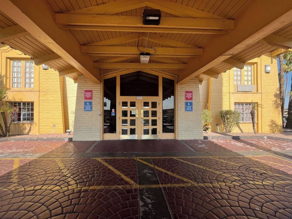 Motel 6 Phoenix, AZ Midtown 1