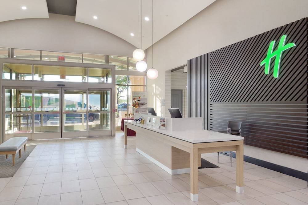 Holiday Inn & Suites PHOENIX AIRPORT by IHG 2