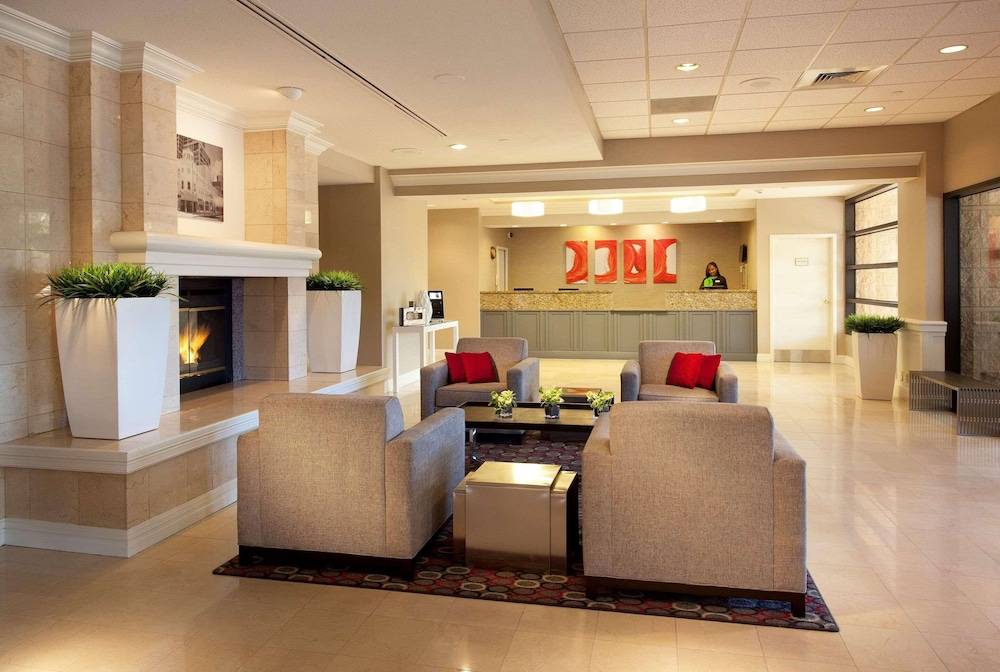 Radisson Hotel Phoenix Airport 2