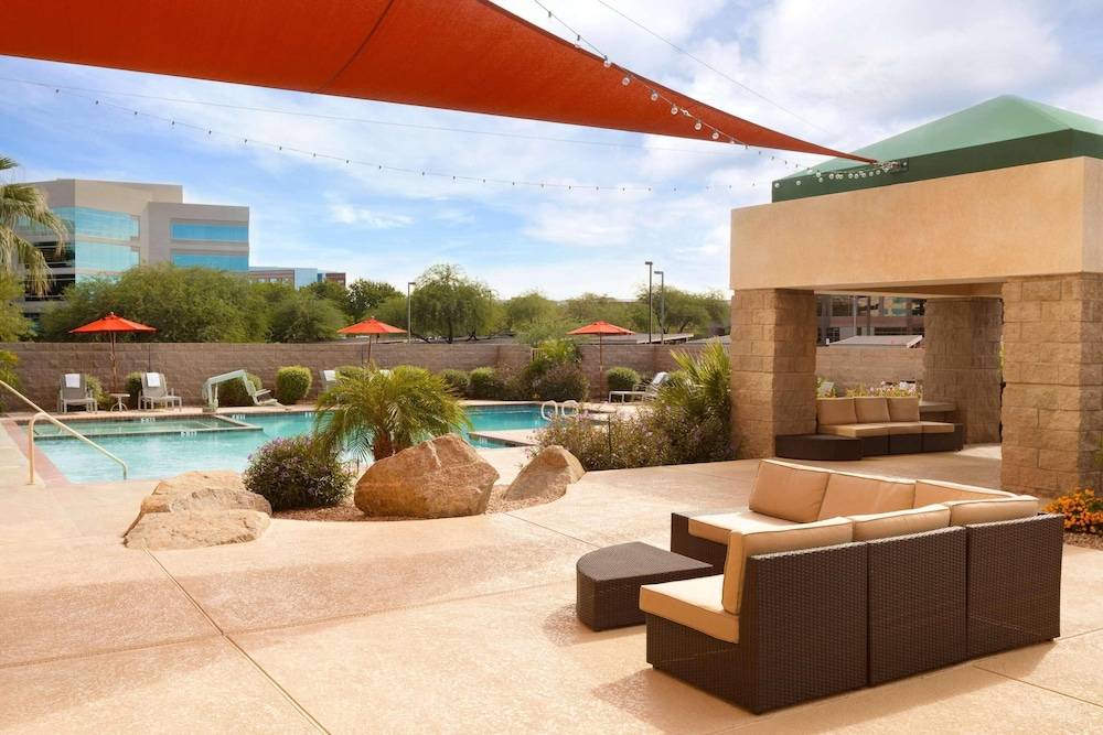 Radisson Hotel Phoenix Airport 1