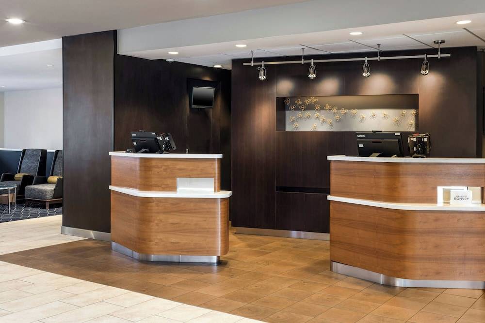 Courtyard by Marriott Phoenix North 2