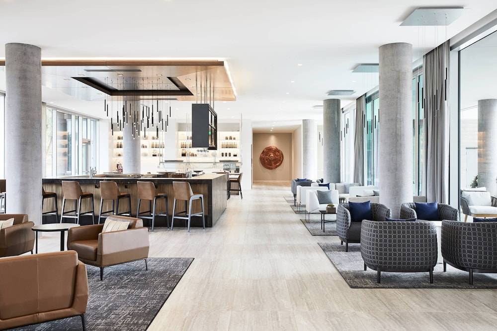 AC Hotel by Marriott Phoenix Biltmore 2