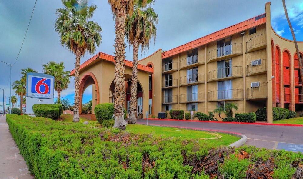 Motel 6 Phoenix, AZ – Sky Harbor 1