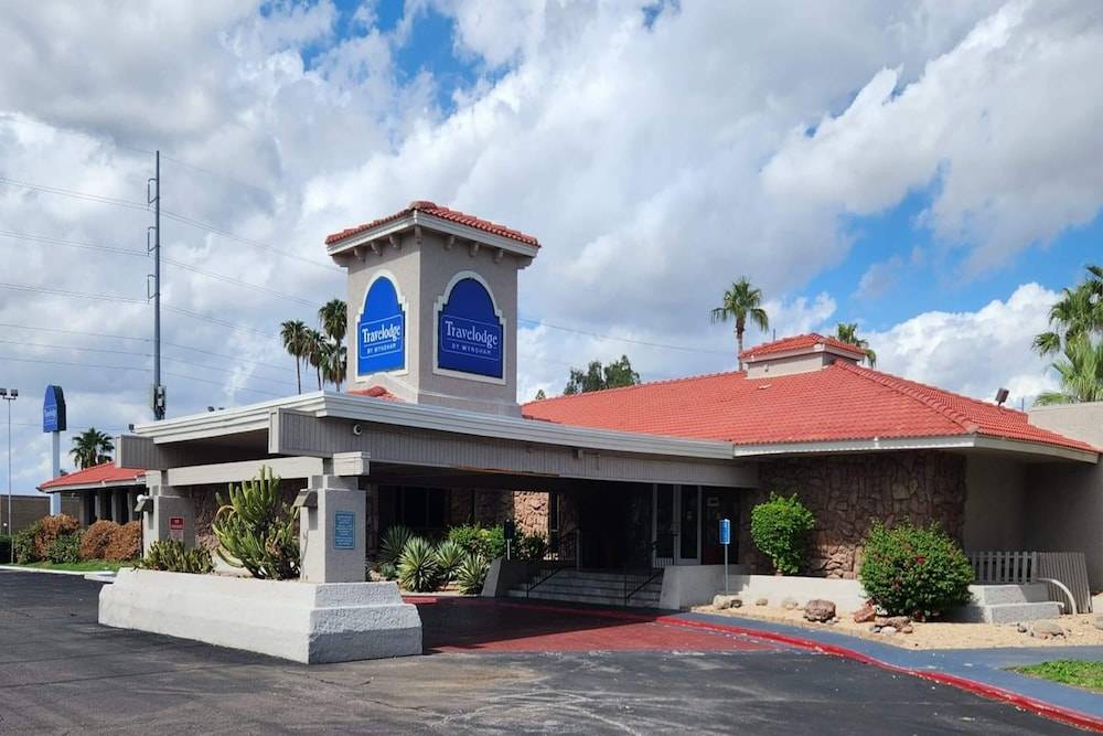 Travelodge by Wyndham Phoenix North 1