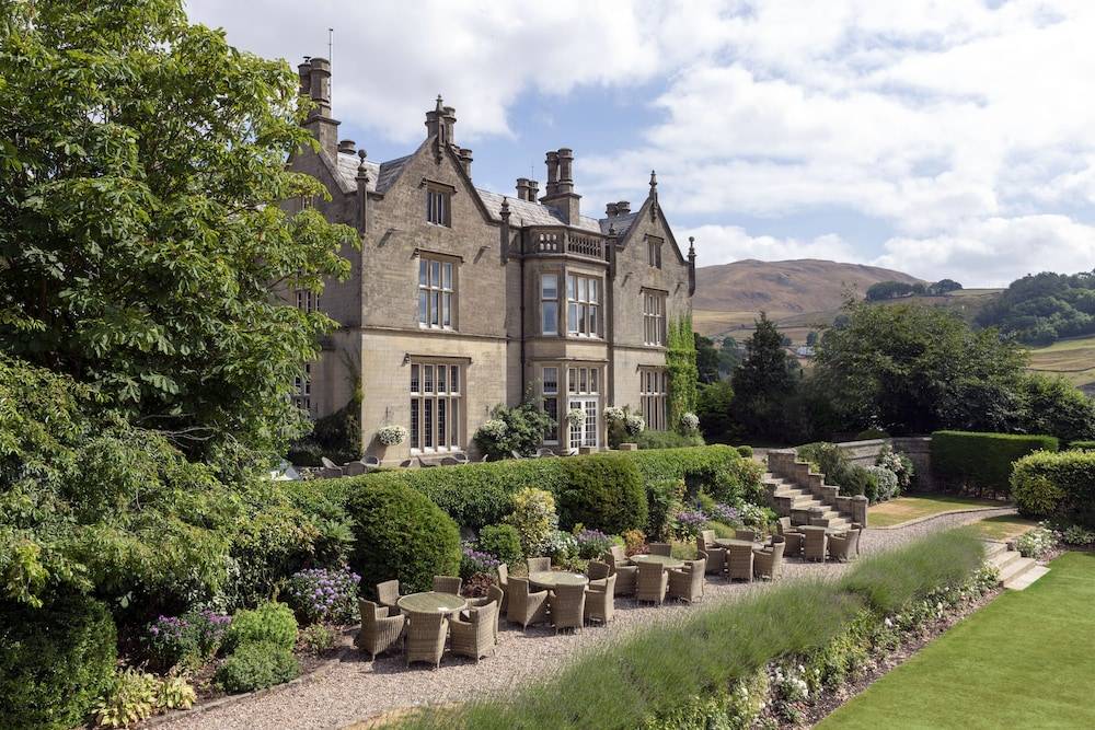 Falcon Manor Hotel 1