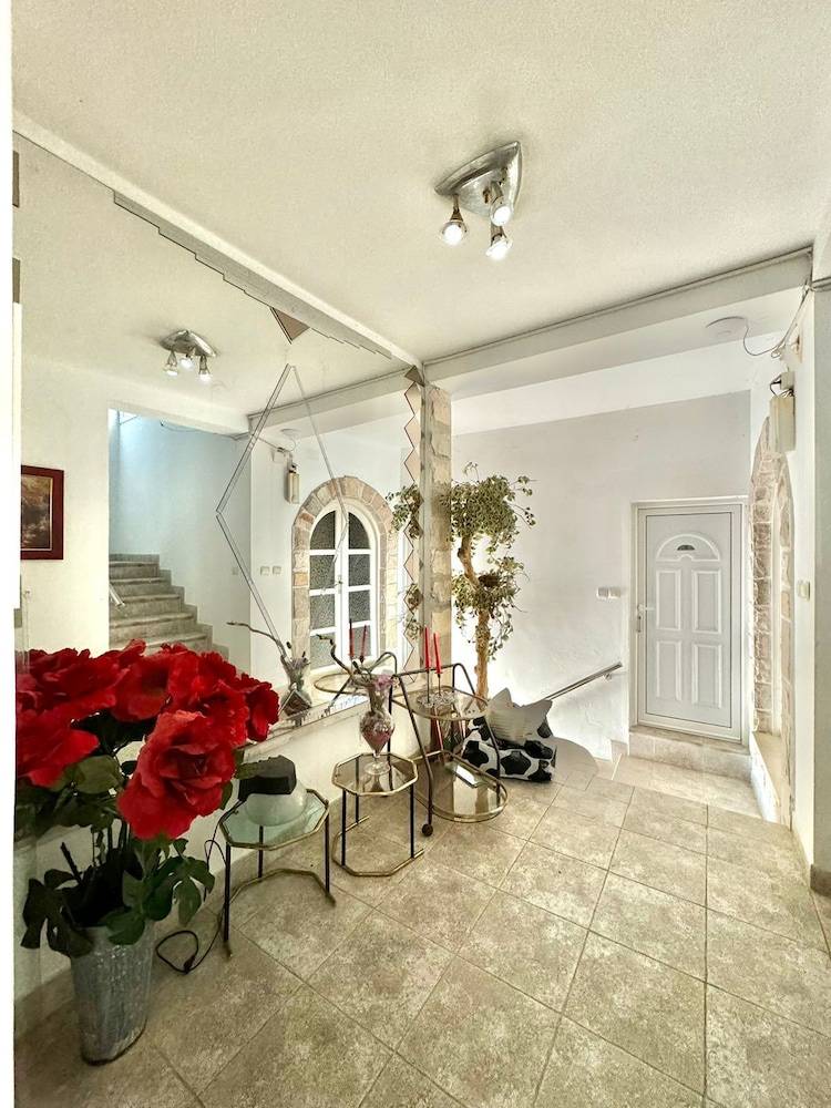 Sun Rose Apartments Sveti Stefan 2