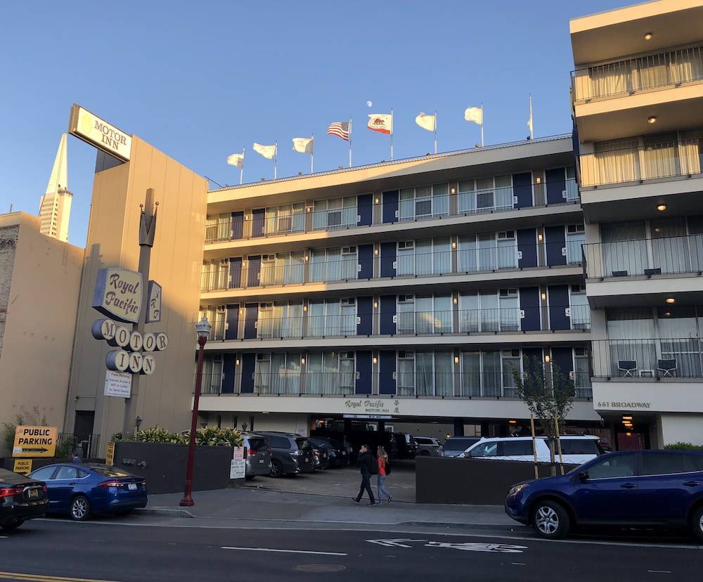 Royal Pacific Motor Inn 1