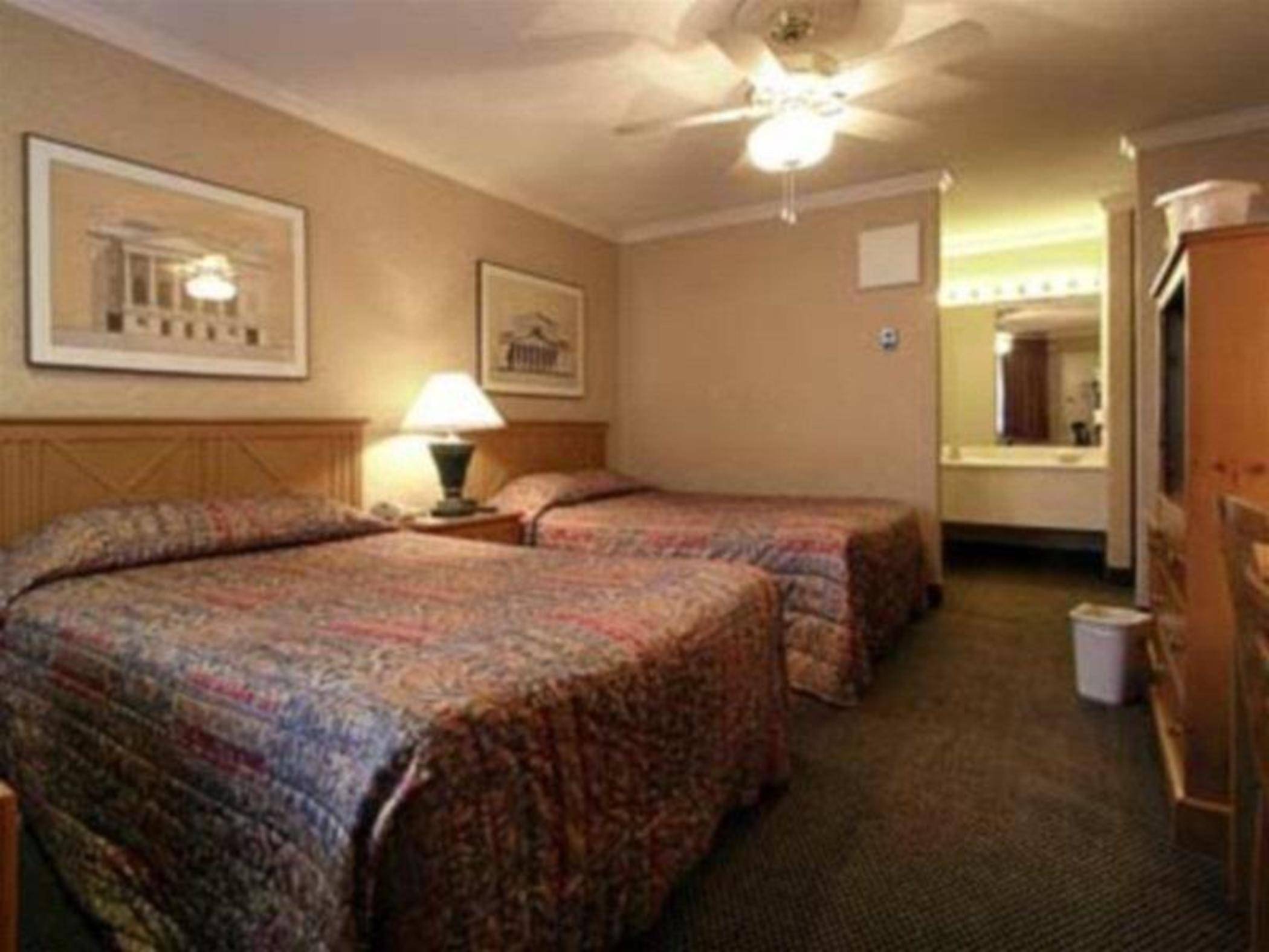 Civic Center Motor Inn 1