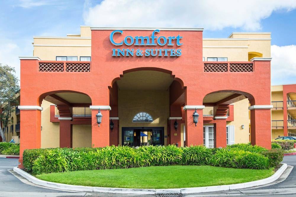Comfort Inn & Suites San Francisco Airport North 1
