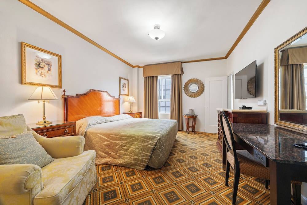 EMBASSY HOTEL 1