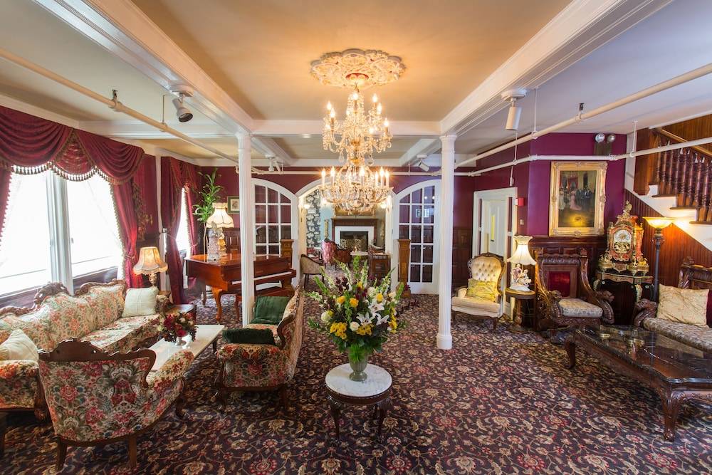 Queen Anne Hotel 1