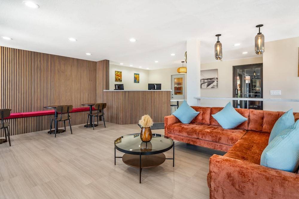 La Luna Inn, an Ascend Collection Hotel 2