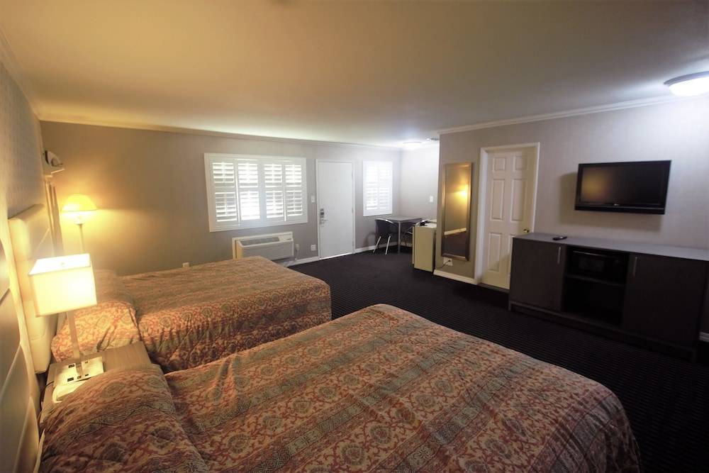 Alpha Inn & Suites 1