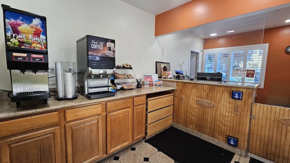 Presidio Parkway Inn 2