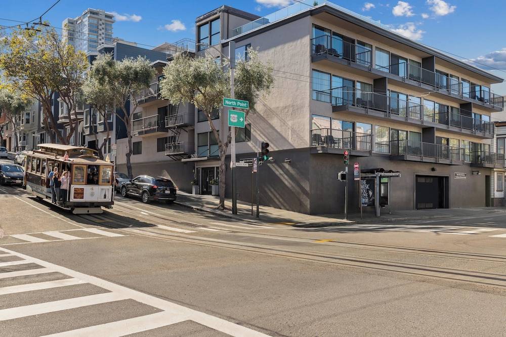The Suites at Fisherman's Wharf 1