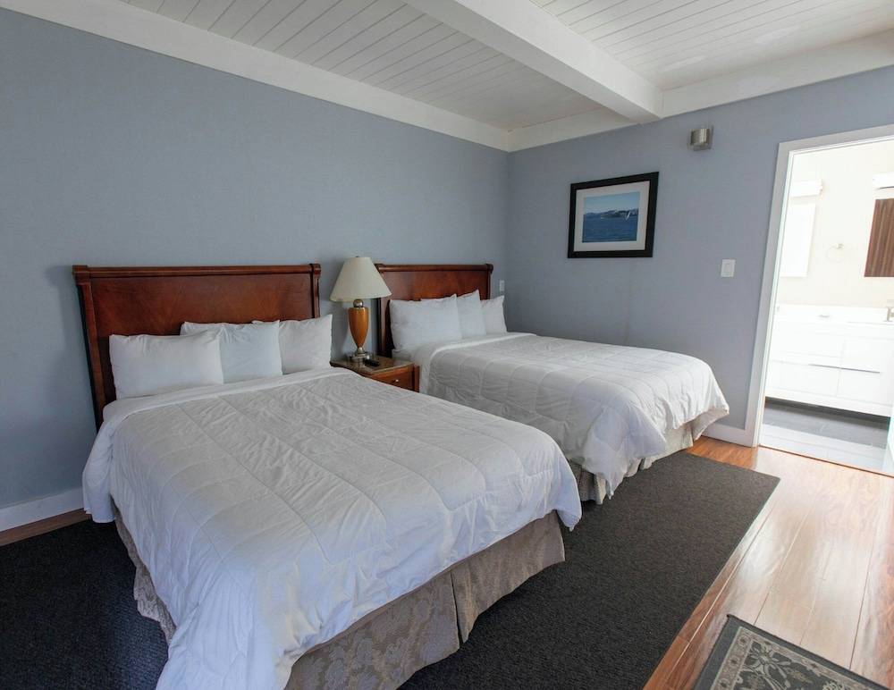 Pacific Heights Inn 1