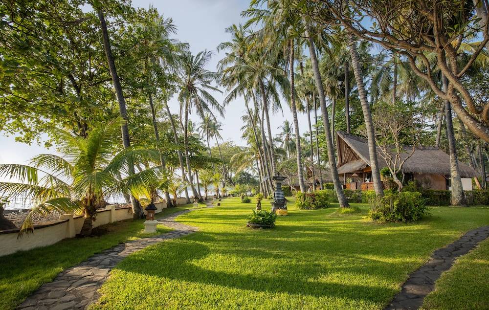 Alam Anda Ocean Front Resort & Spa Dive Resort 1
