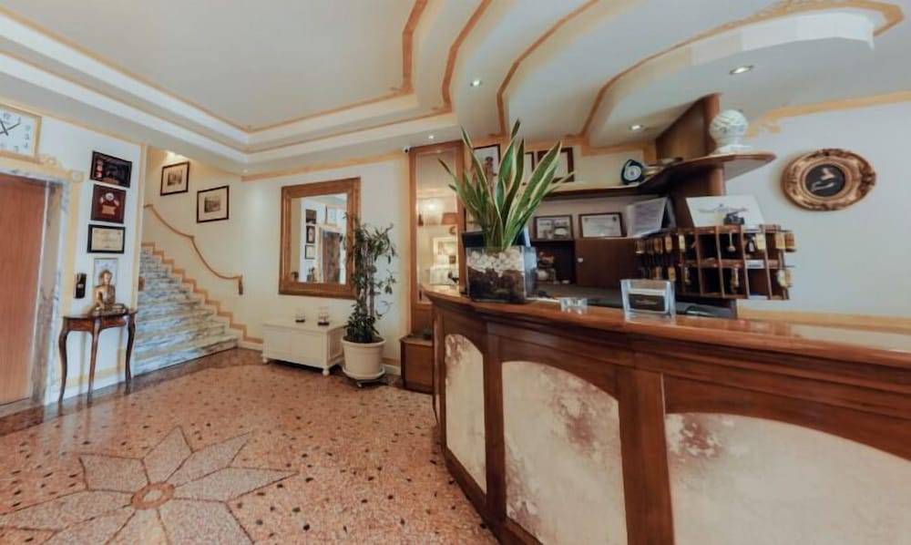 Hotel Villa Pigalle 2